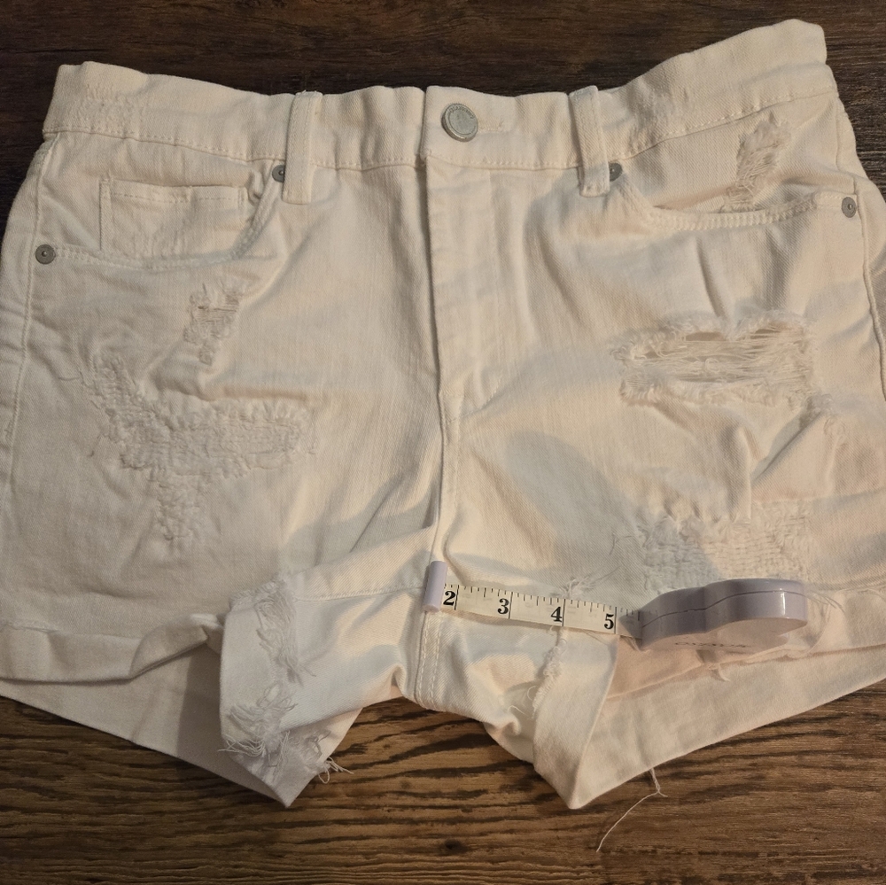 Shorts - Picture 3 of 6